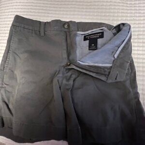 Roundtree & Yorke Men's Cargo Shorts in Gray